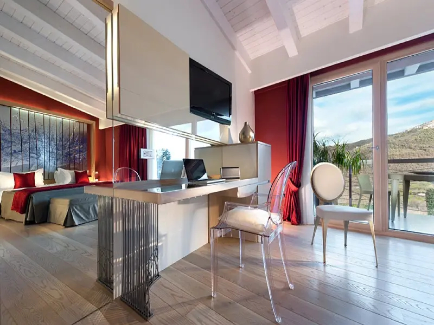 Отель Bouganville Hill Resort & Wellness Space
