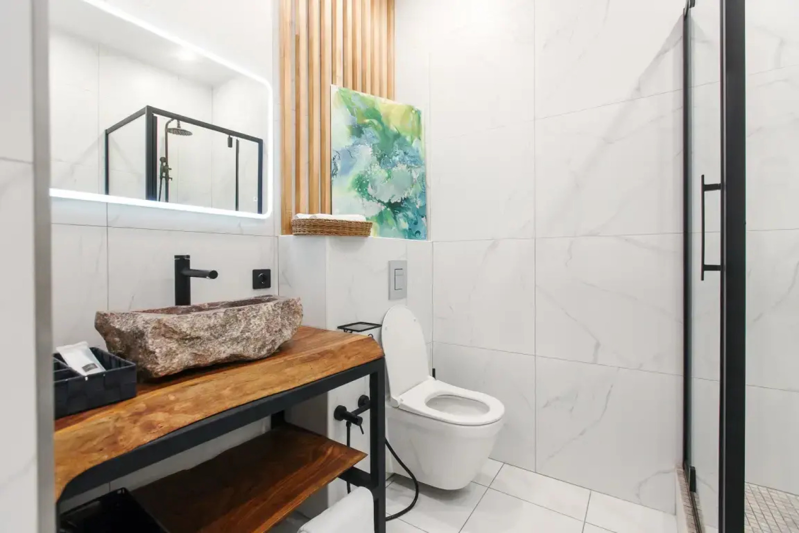 Апартаменты Улучшенные с Кроватью и Диваном в Историческом Центре 37м