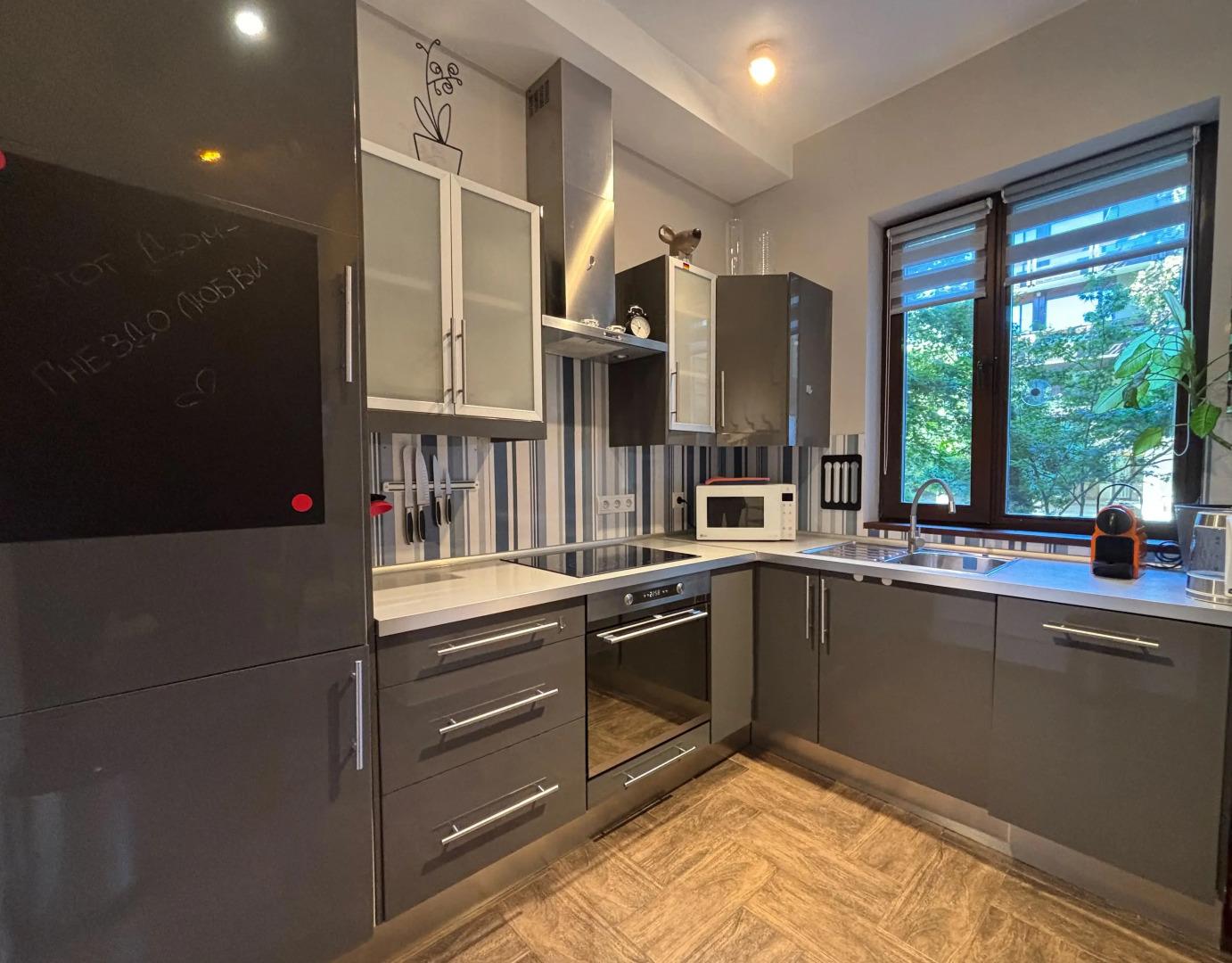 Квартира С отдельной спальней и балконом в центре Поляны