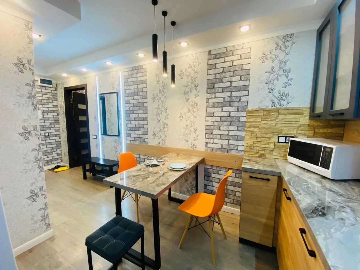 Апартаменты с 1 комнатой с красивым ремонтом (КВАРТИРА51)