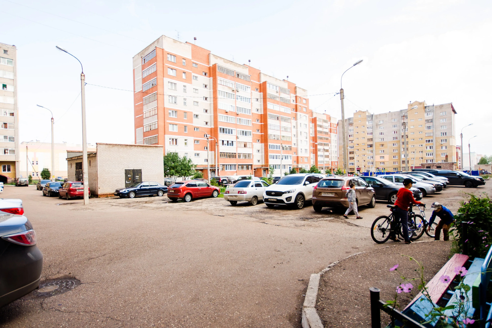 Апартаменты Квартирный Вопрос на Строителей 8