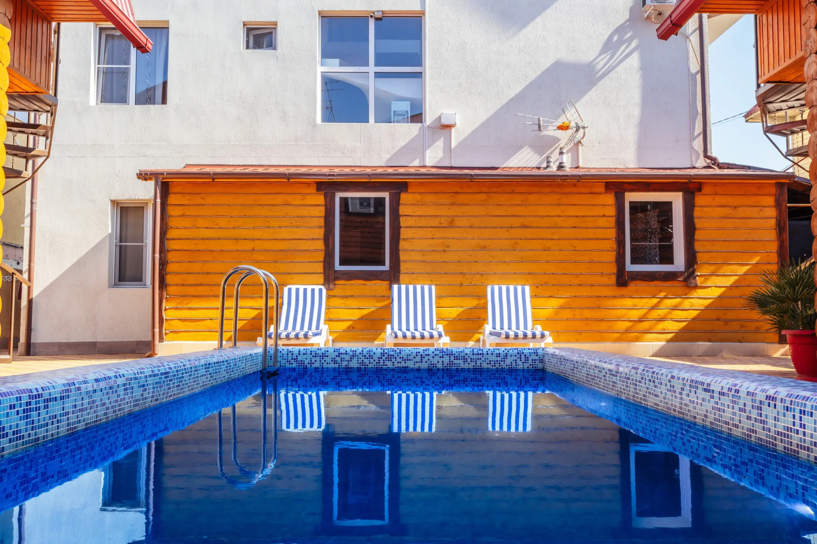 Aprelskie Tezisy Guest House