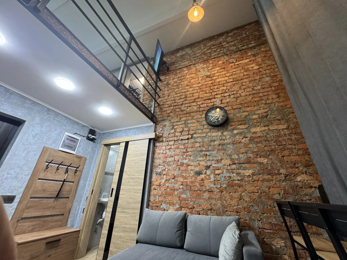 Апартаменты Двухуровневая студия с двумя санузлами в парке