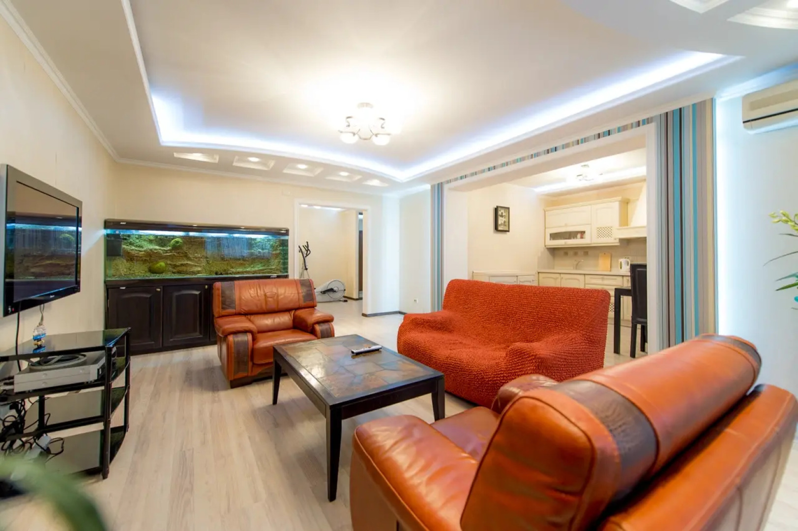 Апартаменты Пять Звёзд на Монакова 33