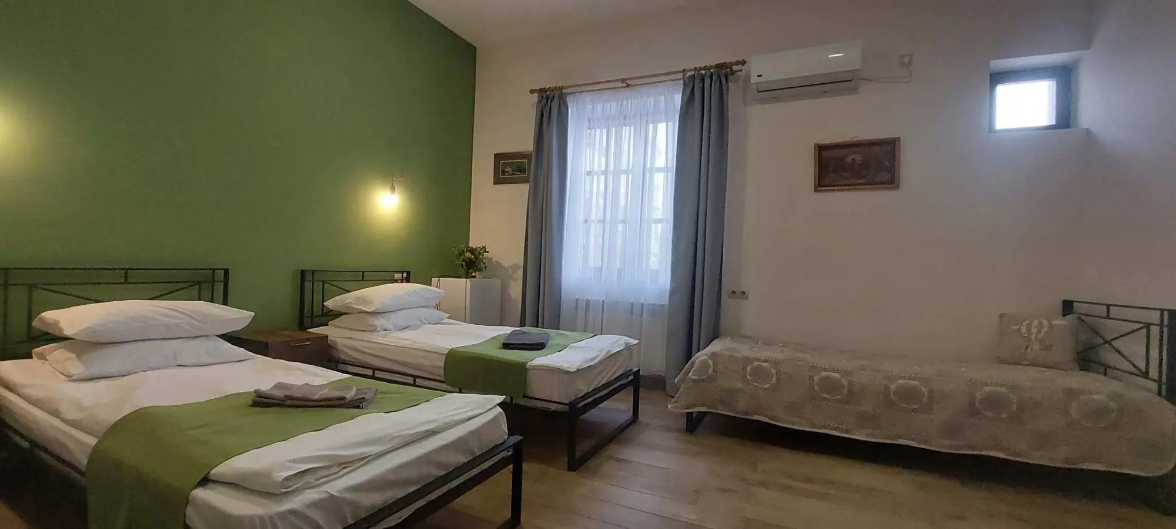 Отель Blur Inn Gallery