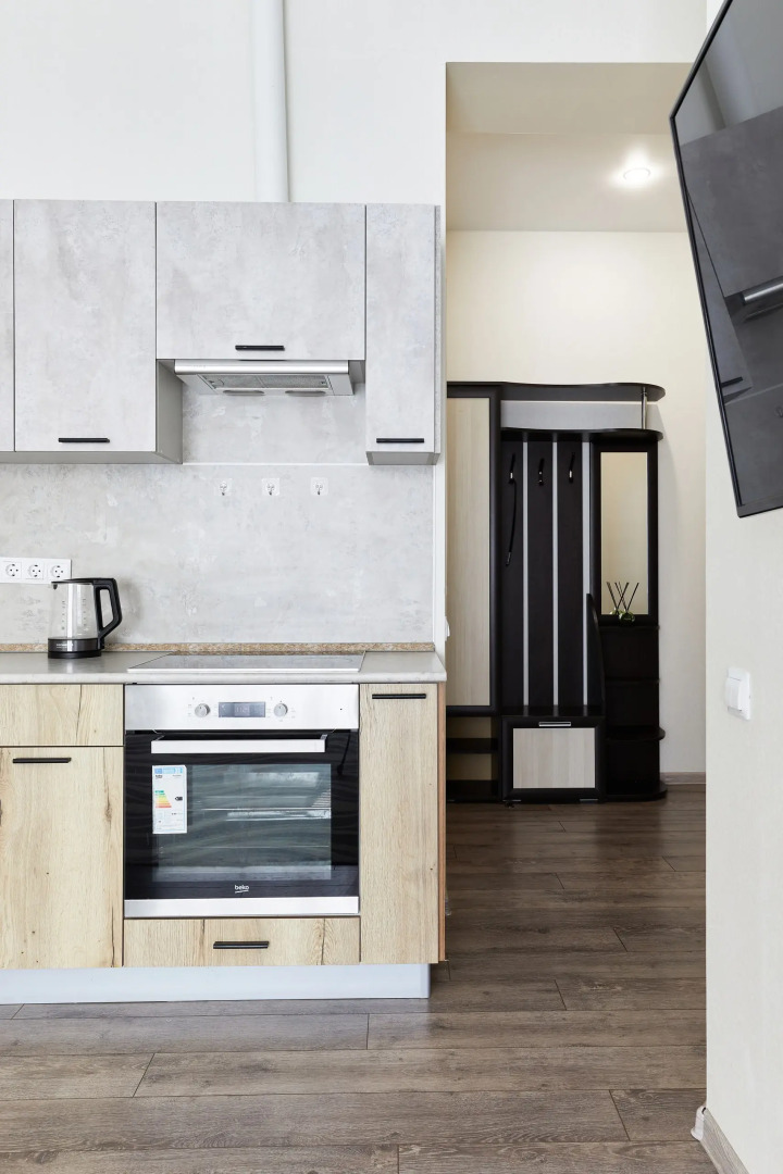 Квартира с изолированной спальней и балконом в 100 м от моря