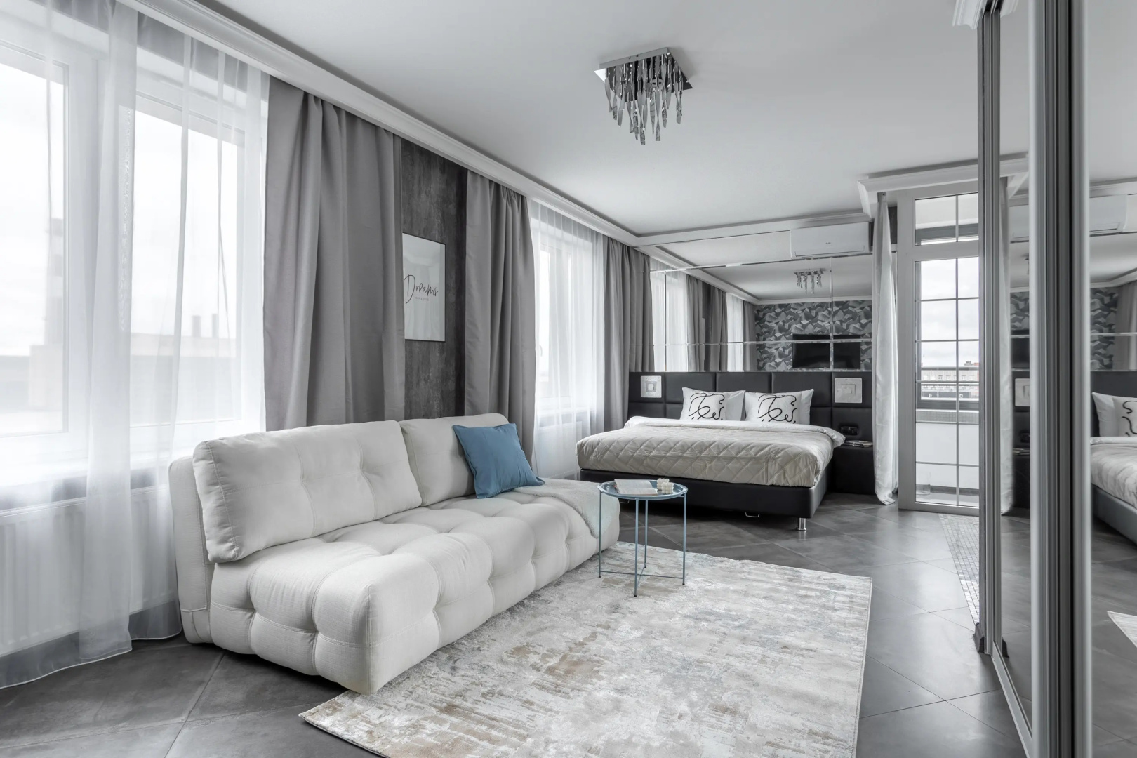 Квартира Dubrovskiy apart в самом центре Петербурга
