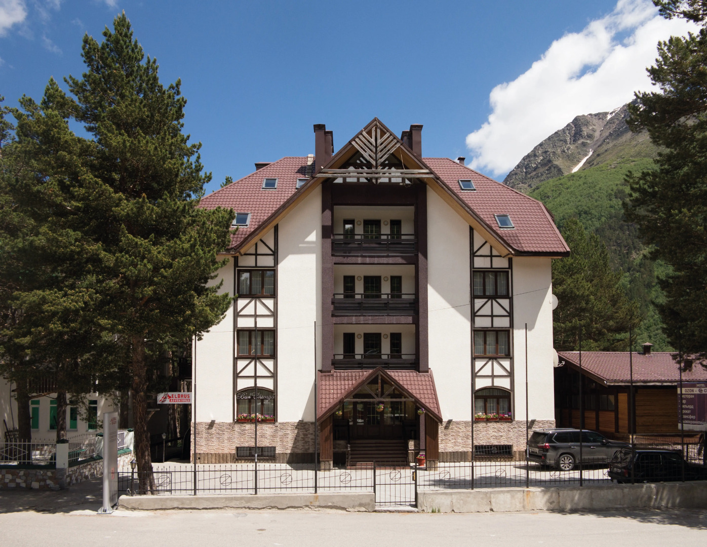 Времена года Чегет