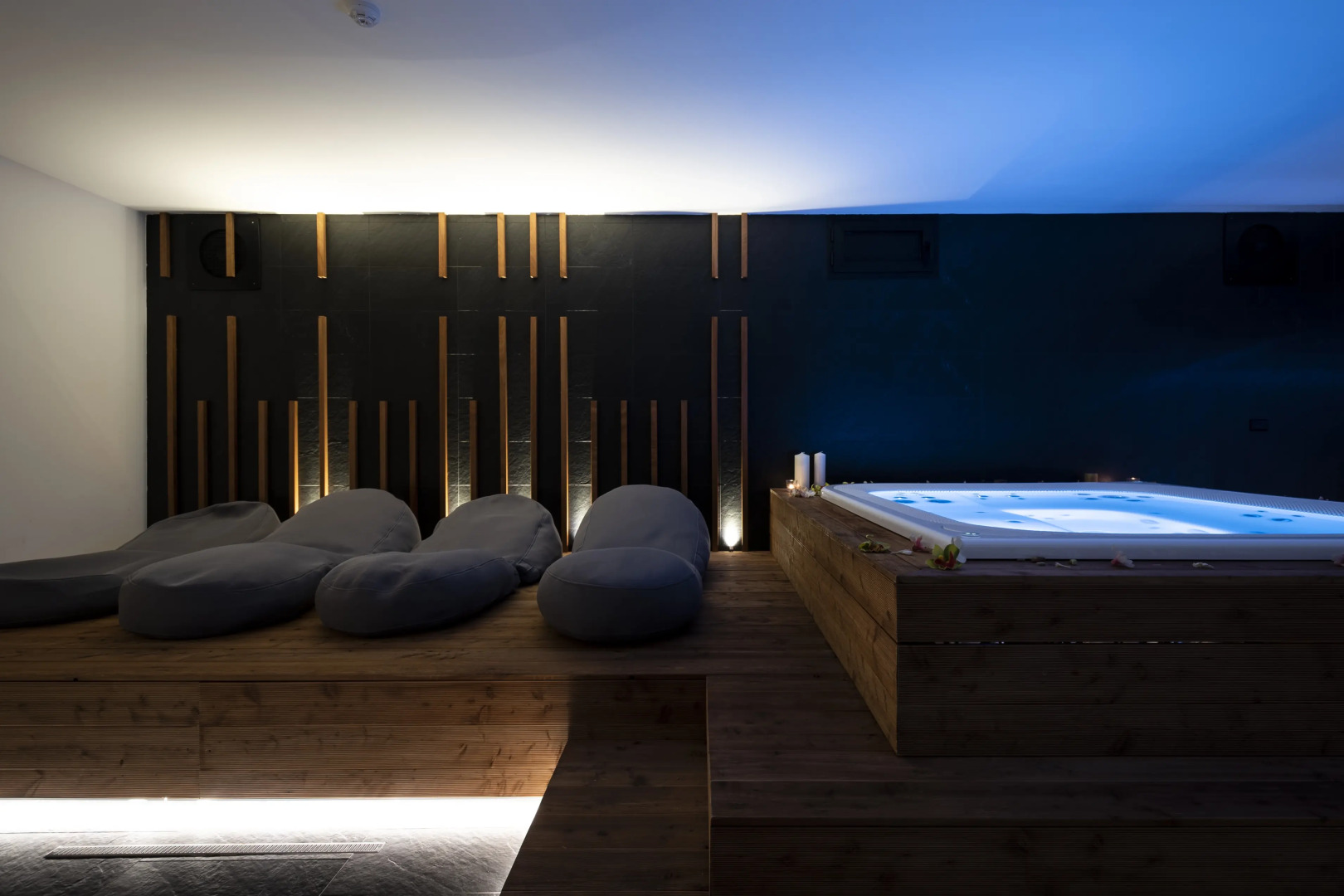 Отель Alkamuri Posh Hotel