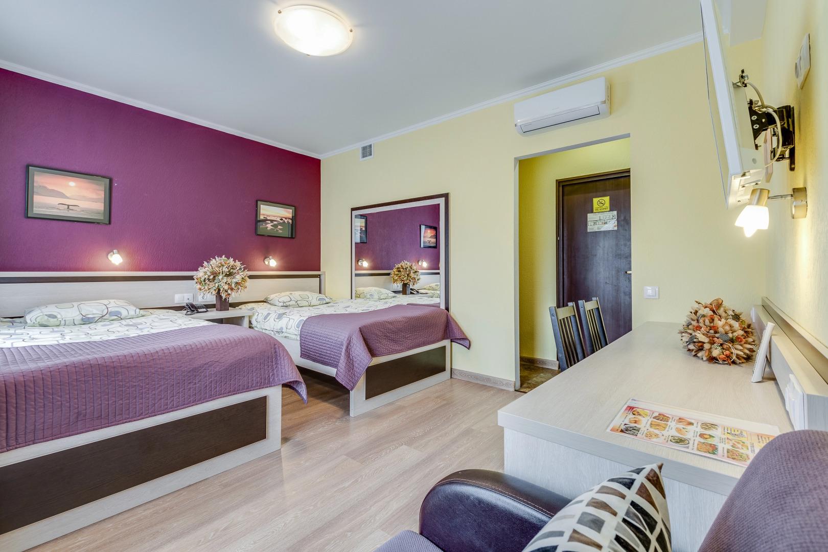 Отель Велес