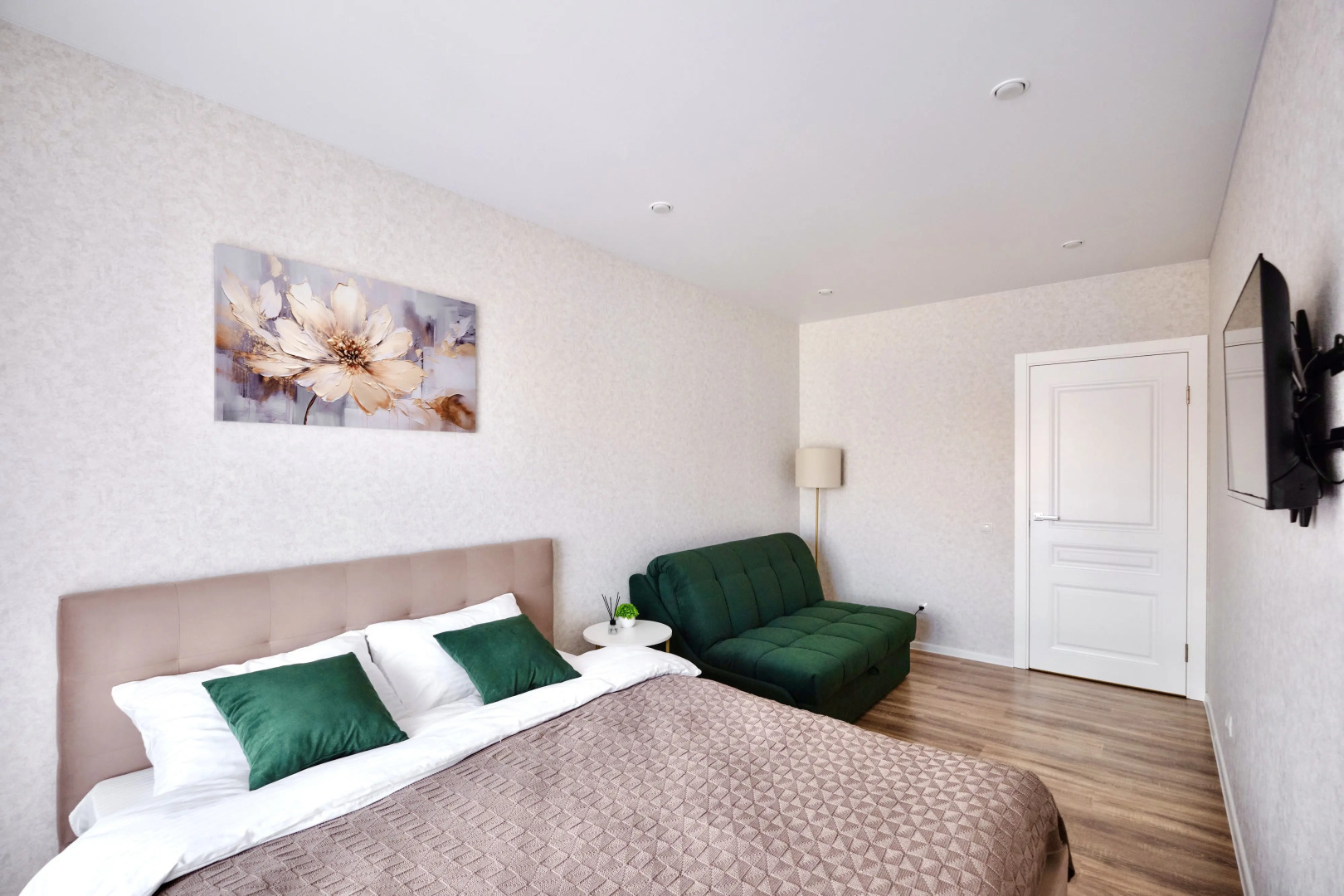 Квартира около метро Горки