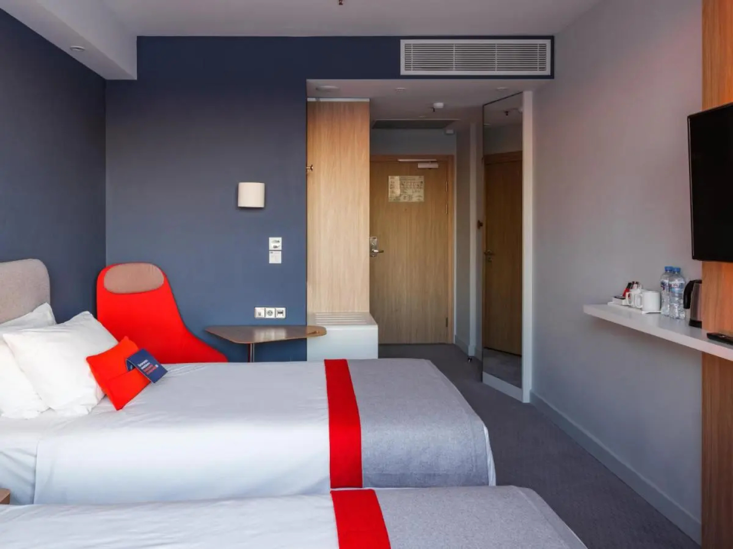 Отель Holiday Express Moscow Sheremetyevo Airport