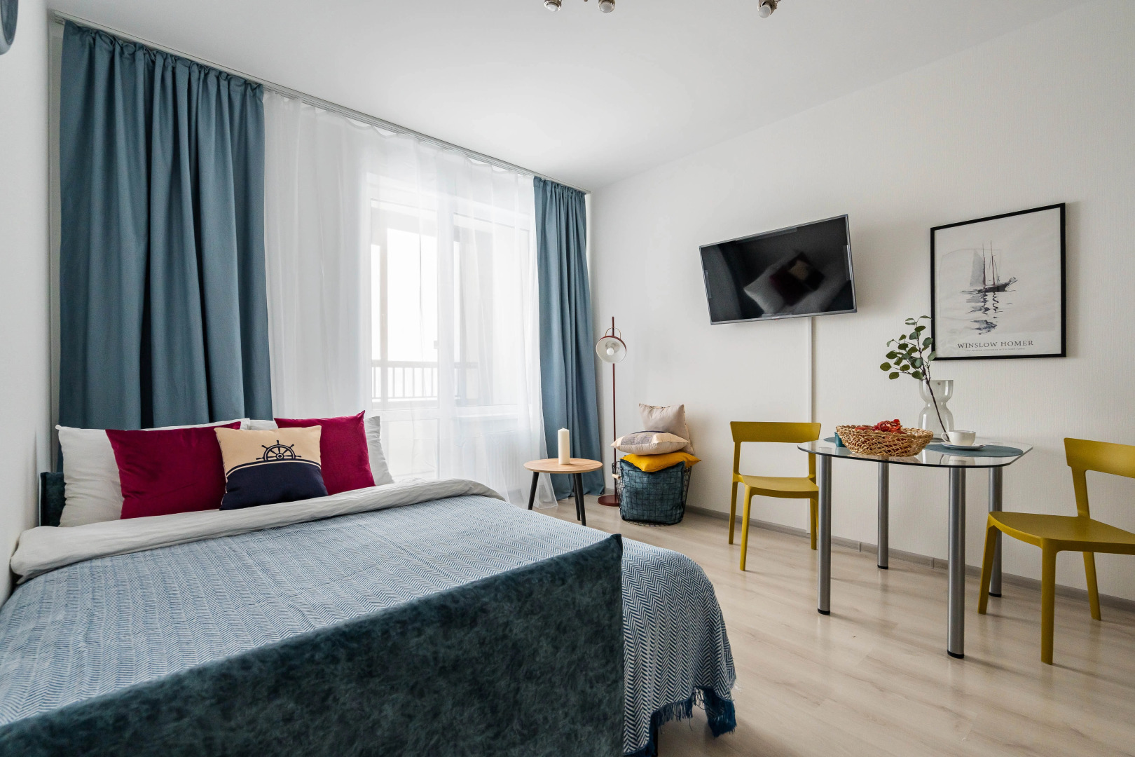 Апартаменты YOUR EMERALD видом на Лахта-центр