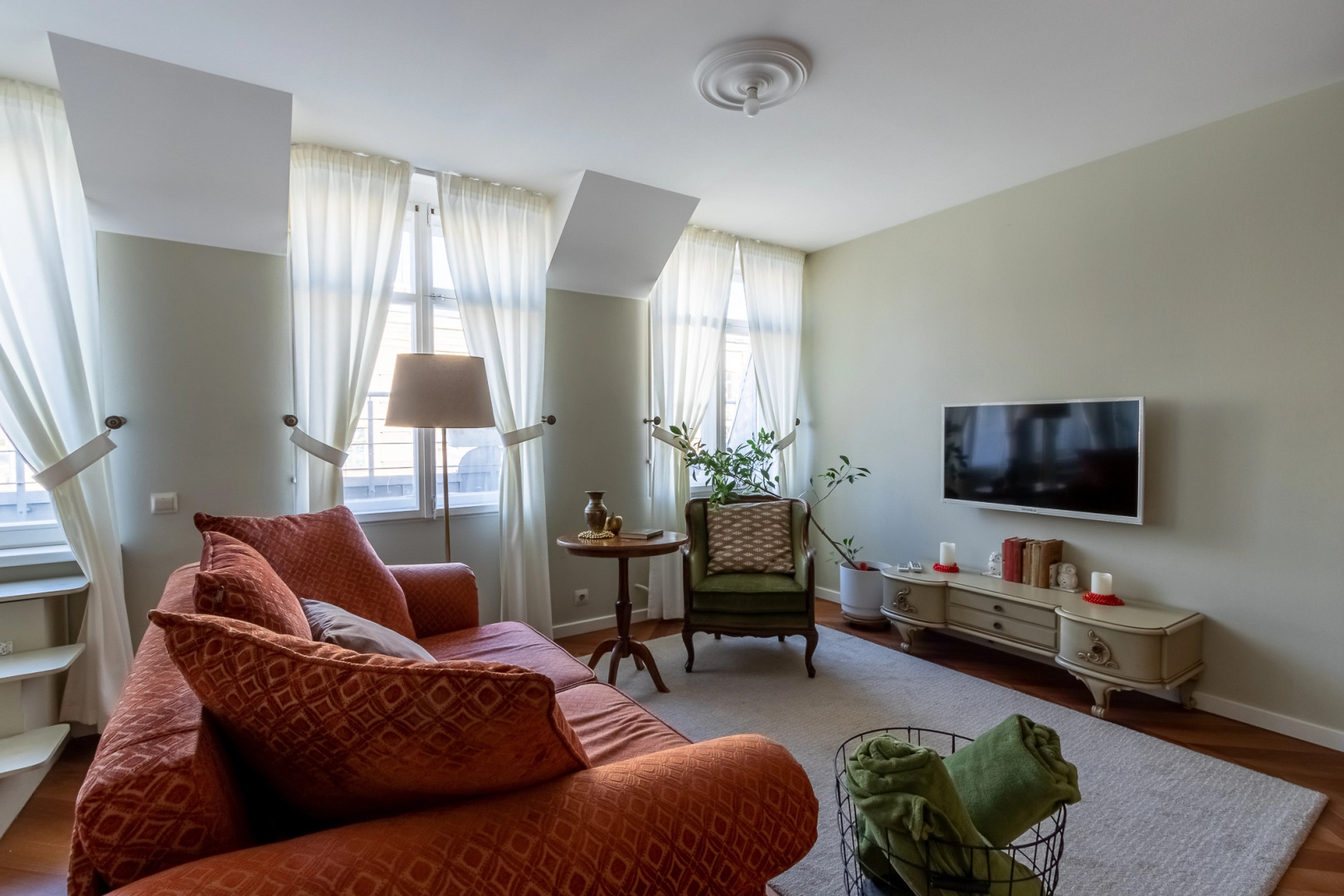 Апартаменты Мансарда с террасой в центре Санкт-Петербурга