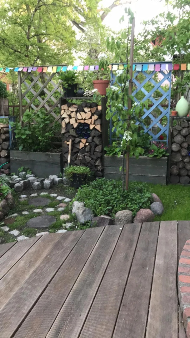 Апартаменты возле пляжа с красивым садом