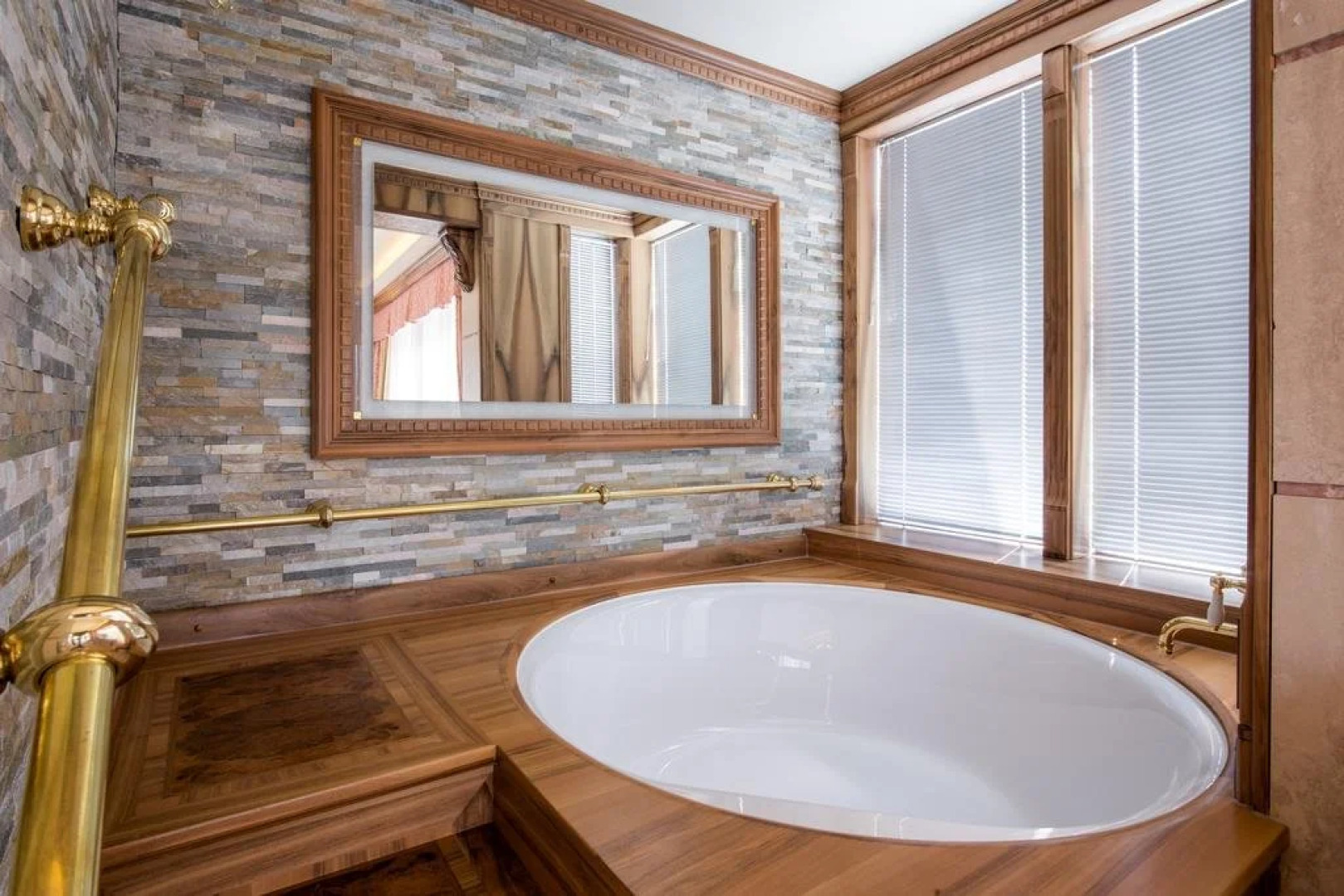 Отель Grand Donat Superior