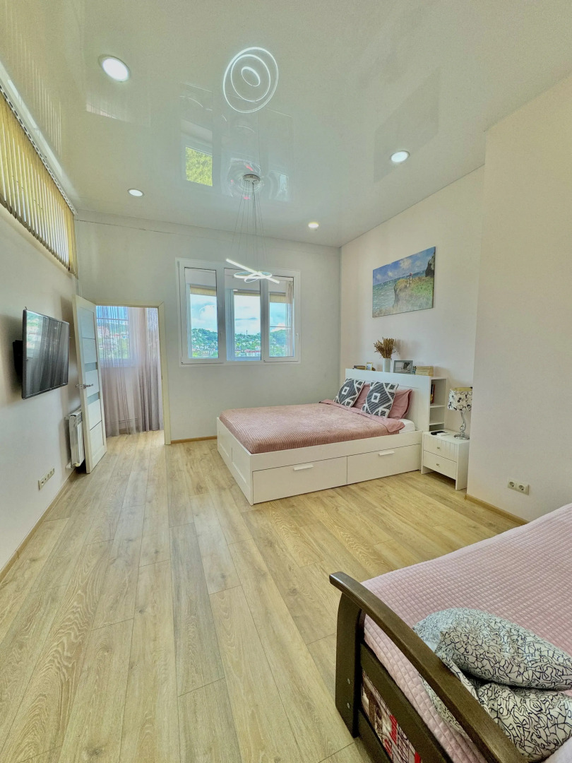 Квартира площадью 77 кв.м в самом центре города в новом доме на Карла Маркса 5