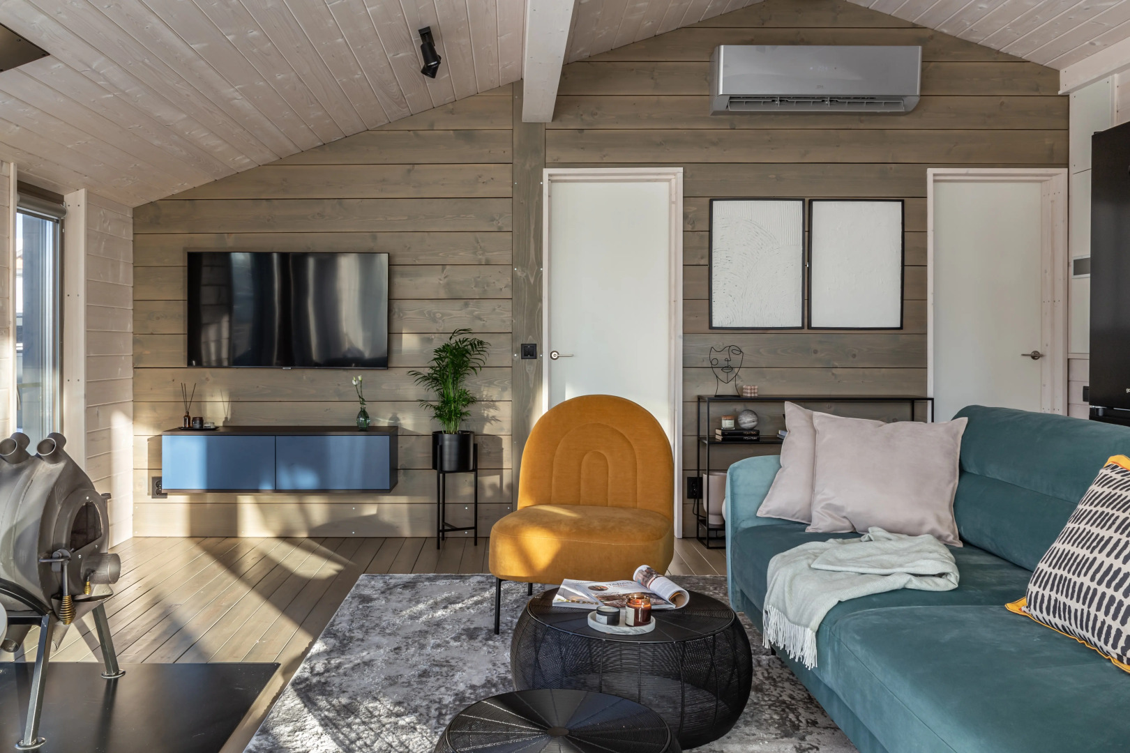 Частный Дом RiverDublDom  с баней и купелью у пруда в Новой Москве