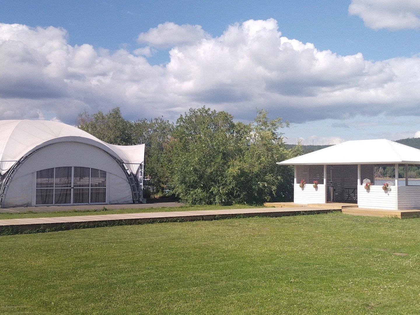 Белый берег