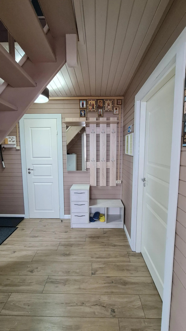 Частный Дом с Красным Залом