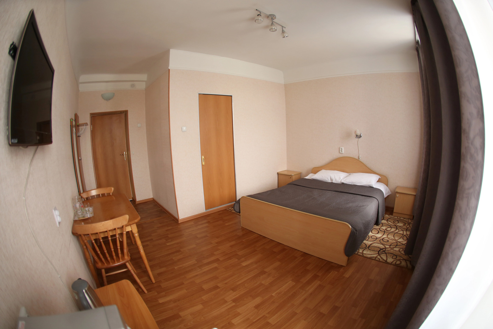 Отель Монерон