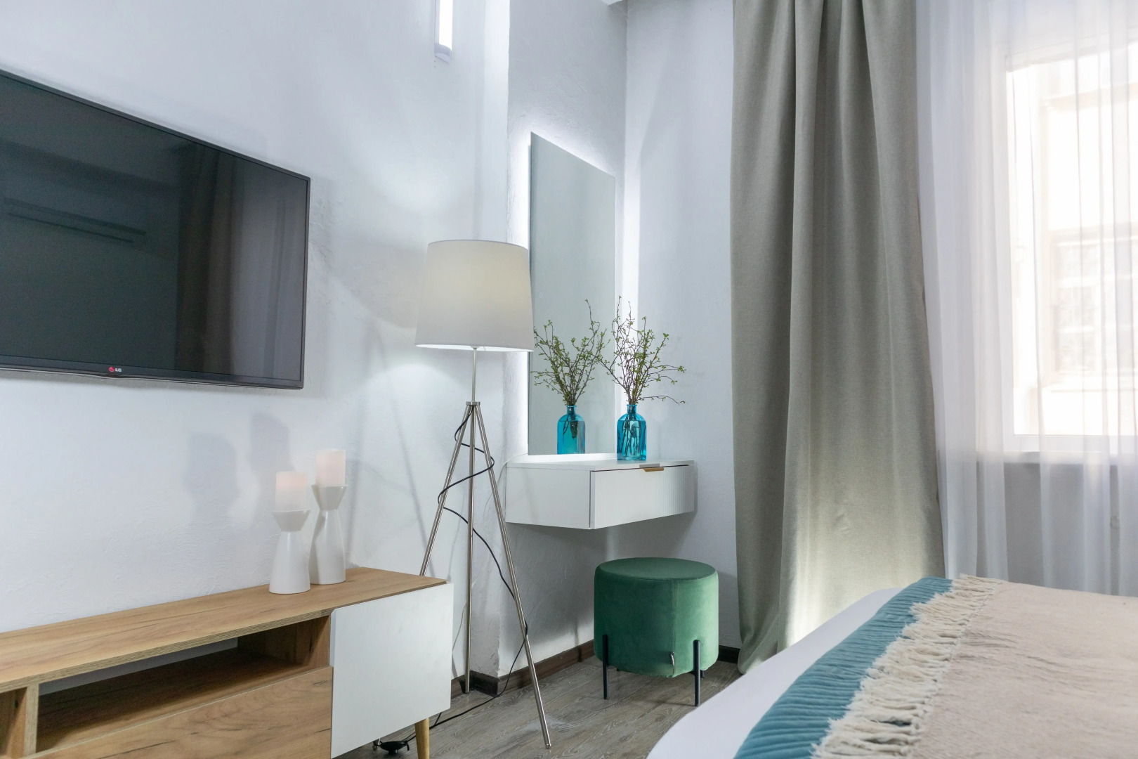 Апартаменты Атмосферные на набережной в доме с колоннами Ловец Снов 1