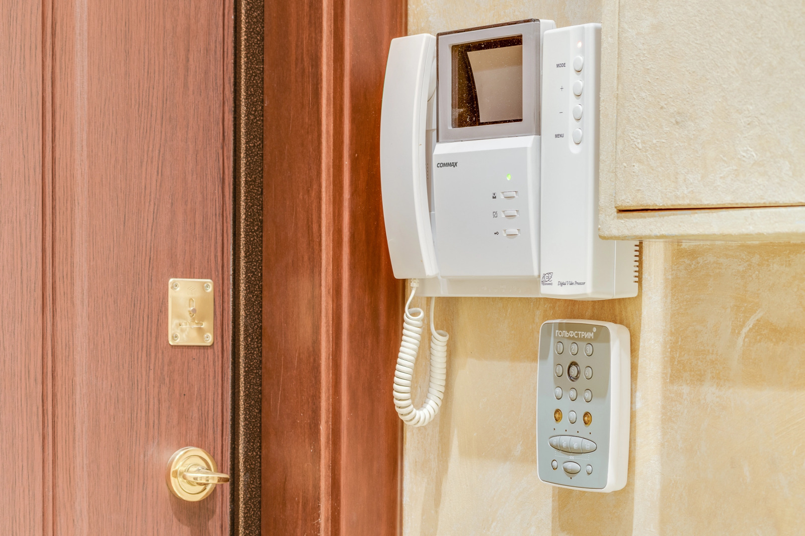 Апартаменты с камином на Варшавской 23