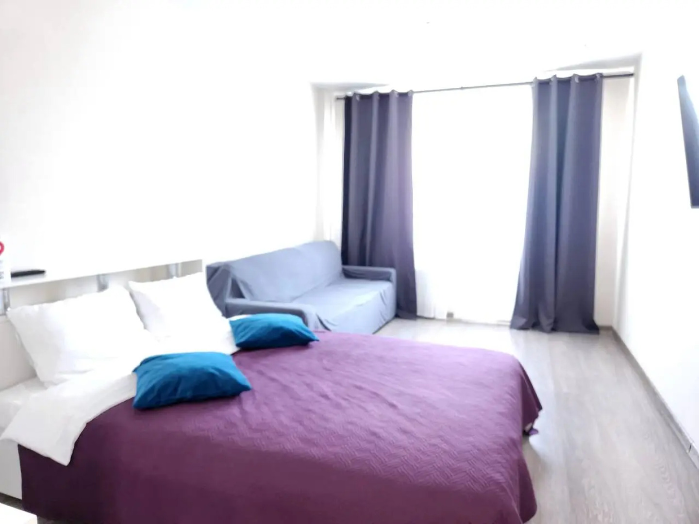 Апартаменты Runway Apartments