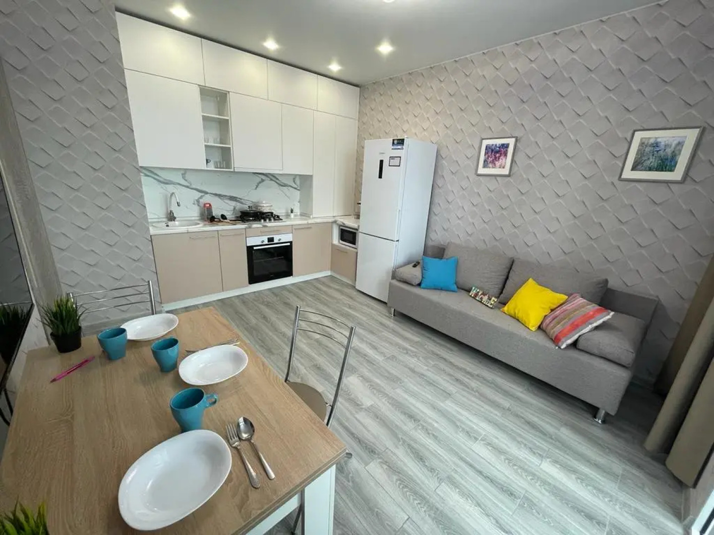 Апартаменты Еврокласс Рядом с ТЦ Круиз