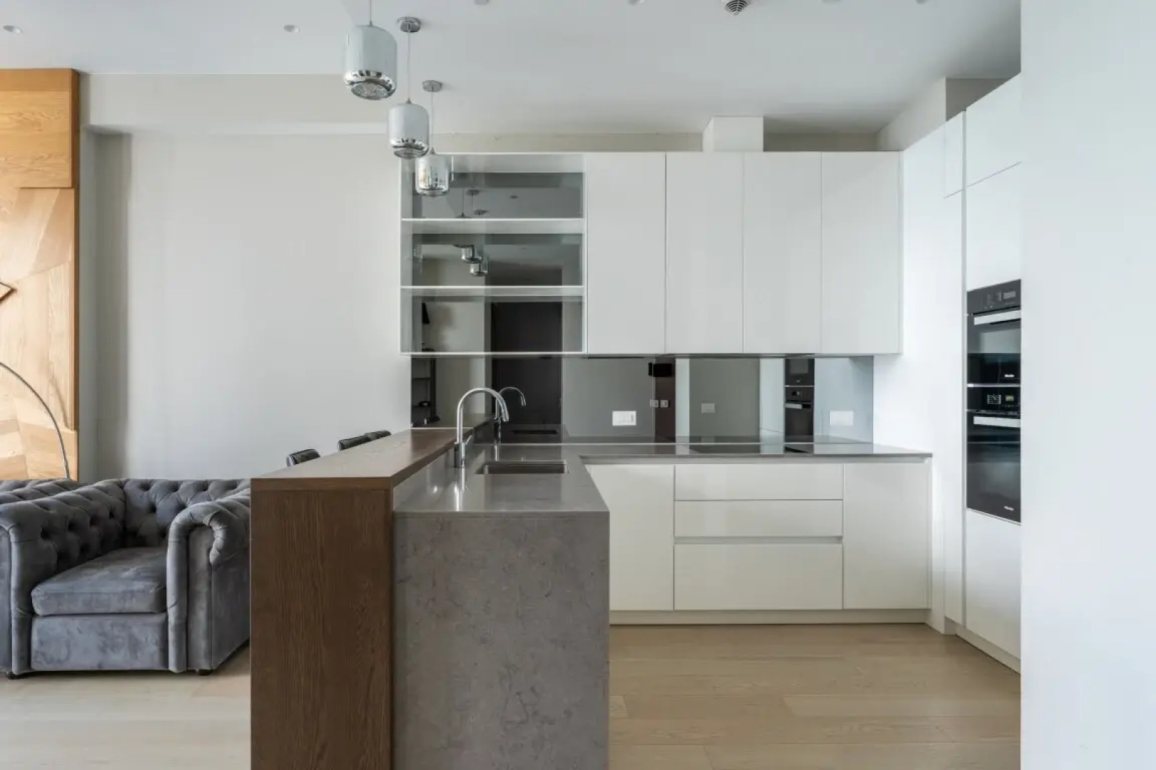 Апартамент на 63 этаже с видом на башни