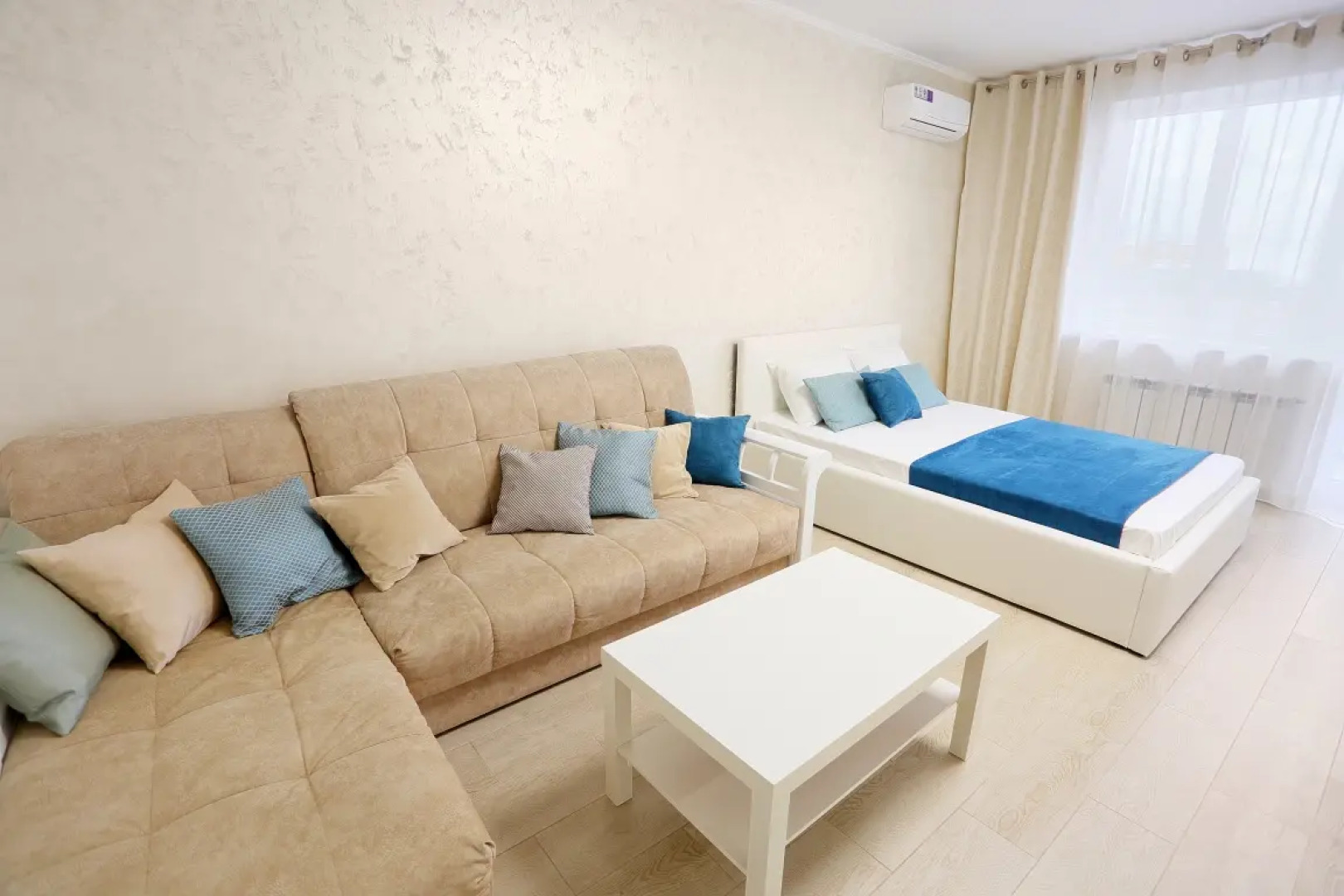 Квартира 25 Этажей Большая Двухкомнатная (70кв.м.) в доме бизнес класса