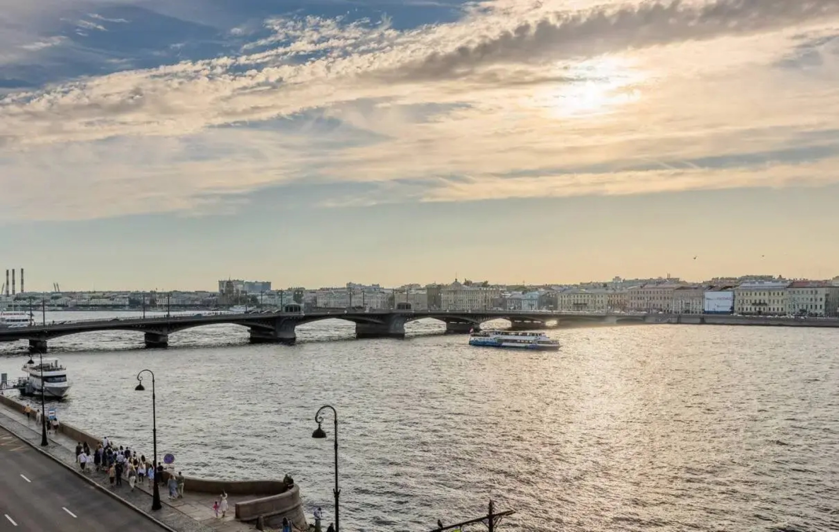 Апартаменты a.m. Rooms Neva River View (Angliyskaya Naberezhnaya)