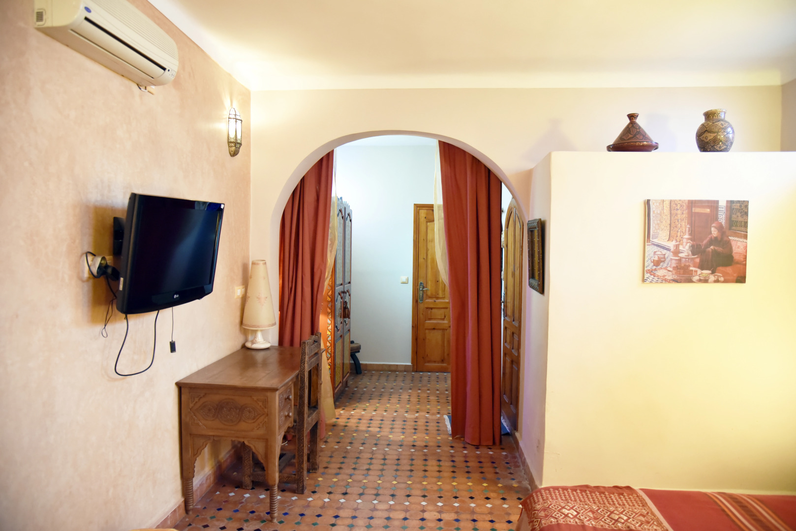 Отель Riad Darzouhour