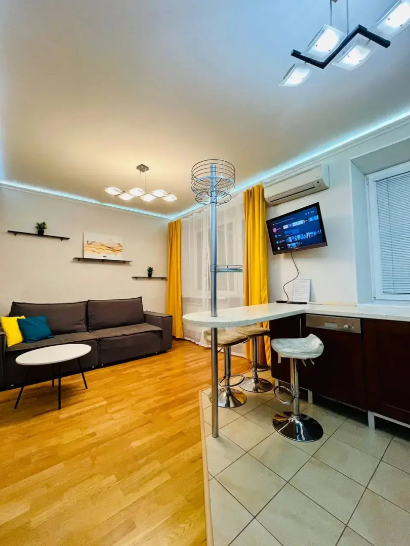 Квартира Уютная 2-х комнатная в 1 минуте от метро Академическая