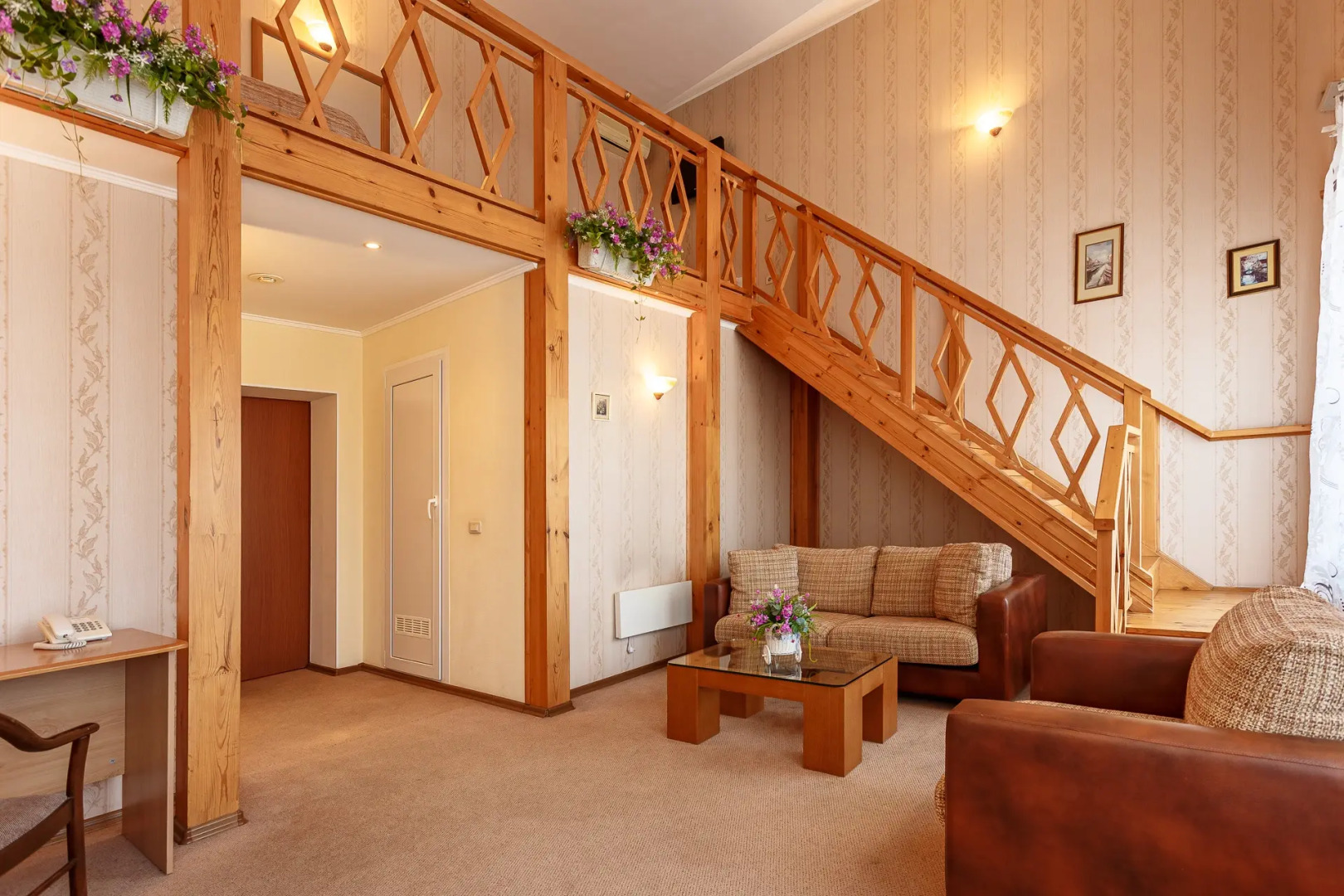 Отель Алмаз