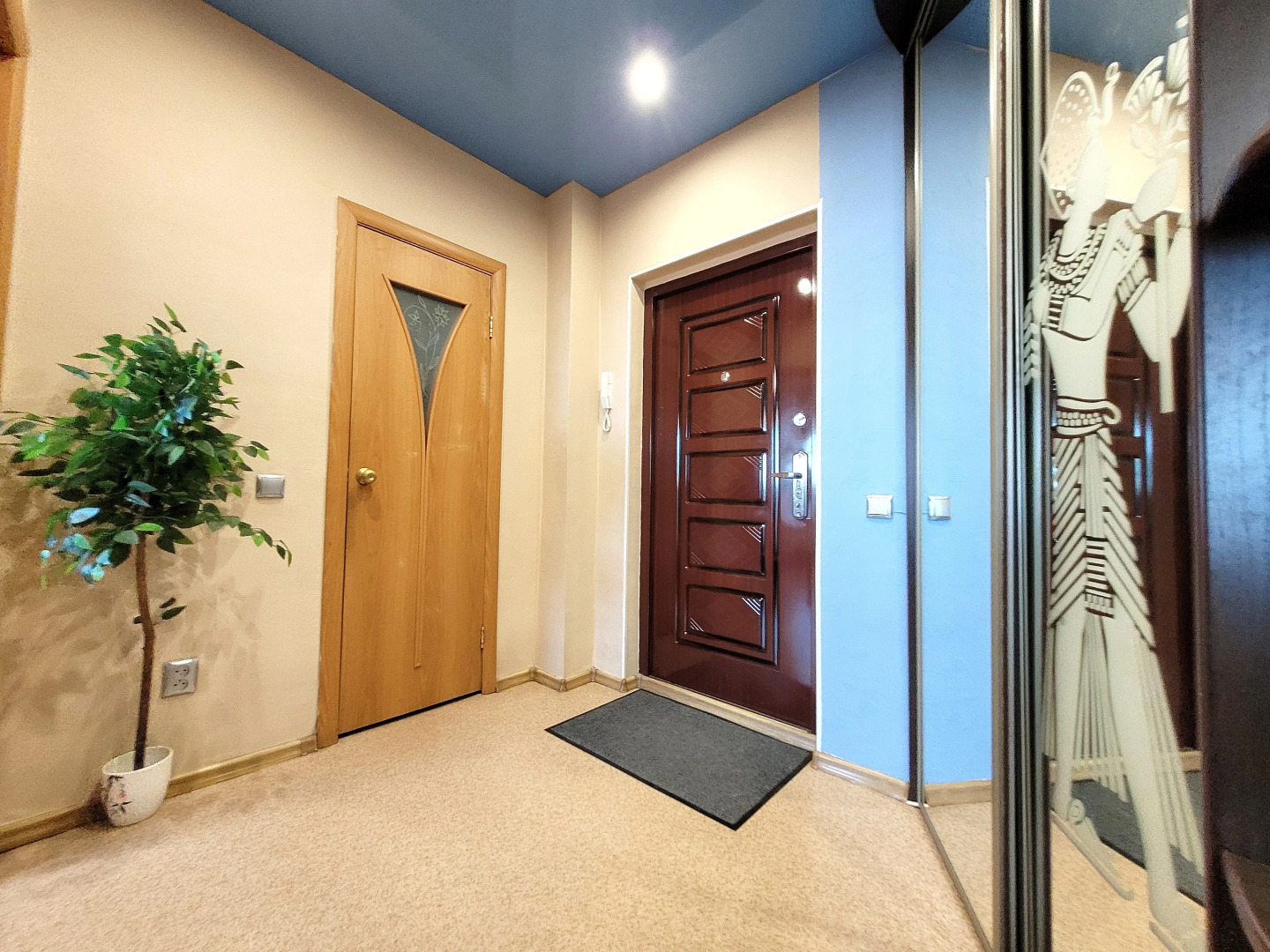 Апартаменты в центре у ТЦ Вояж