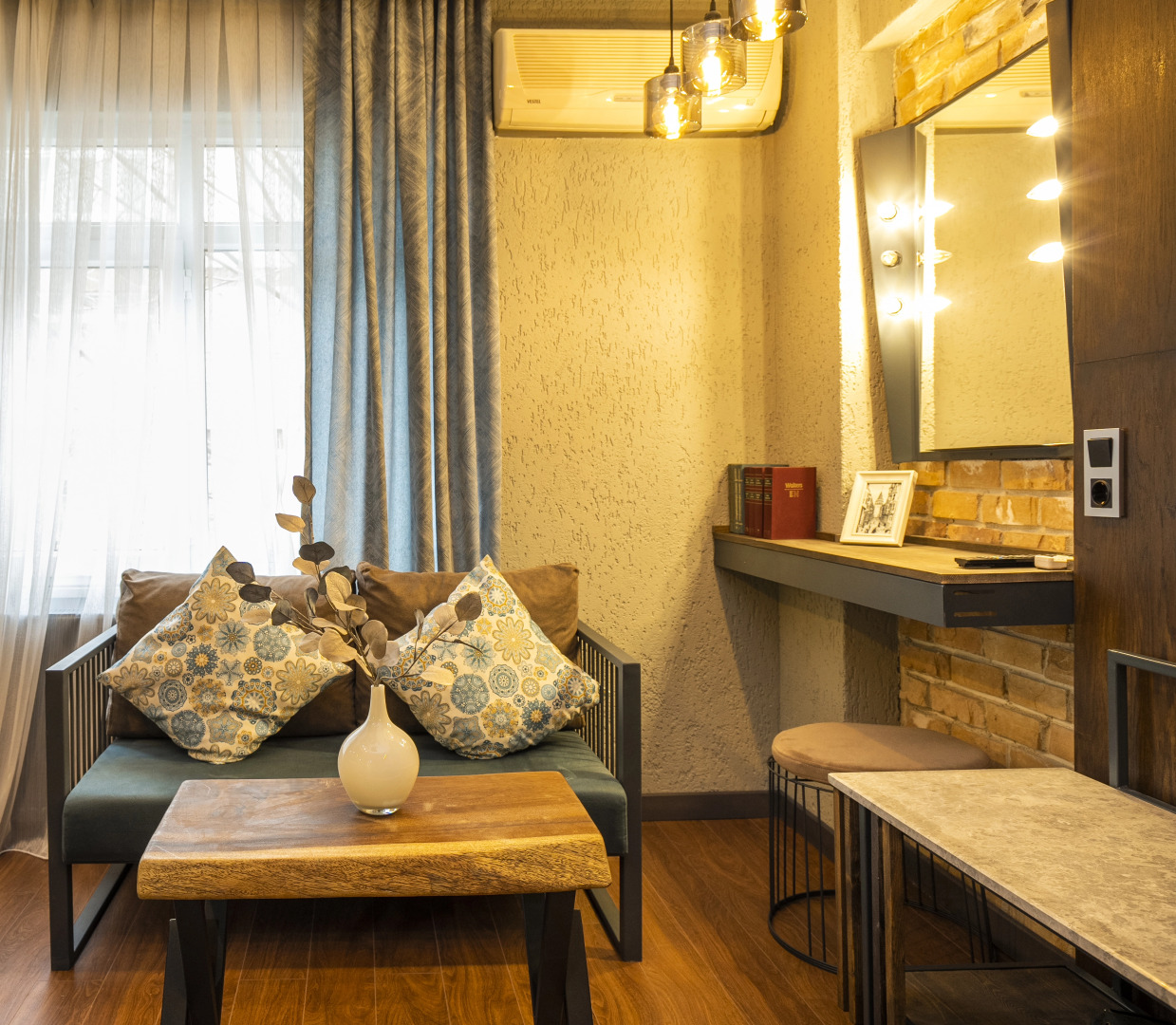 Апарт-отель  Cube Suites