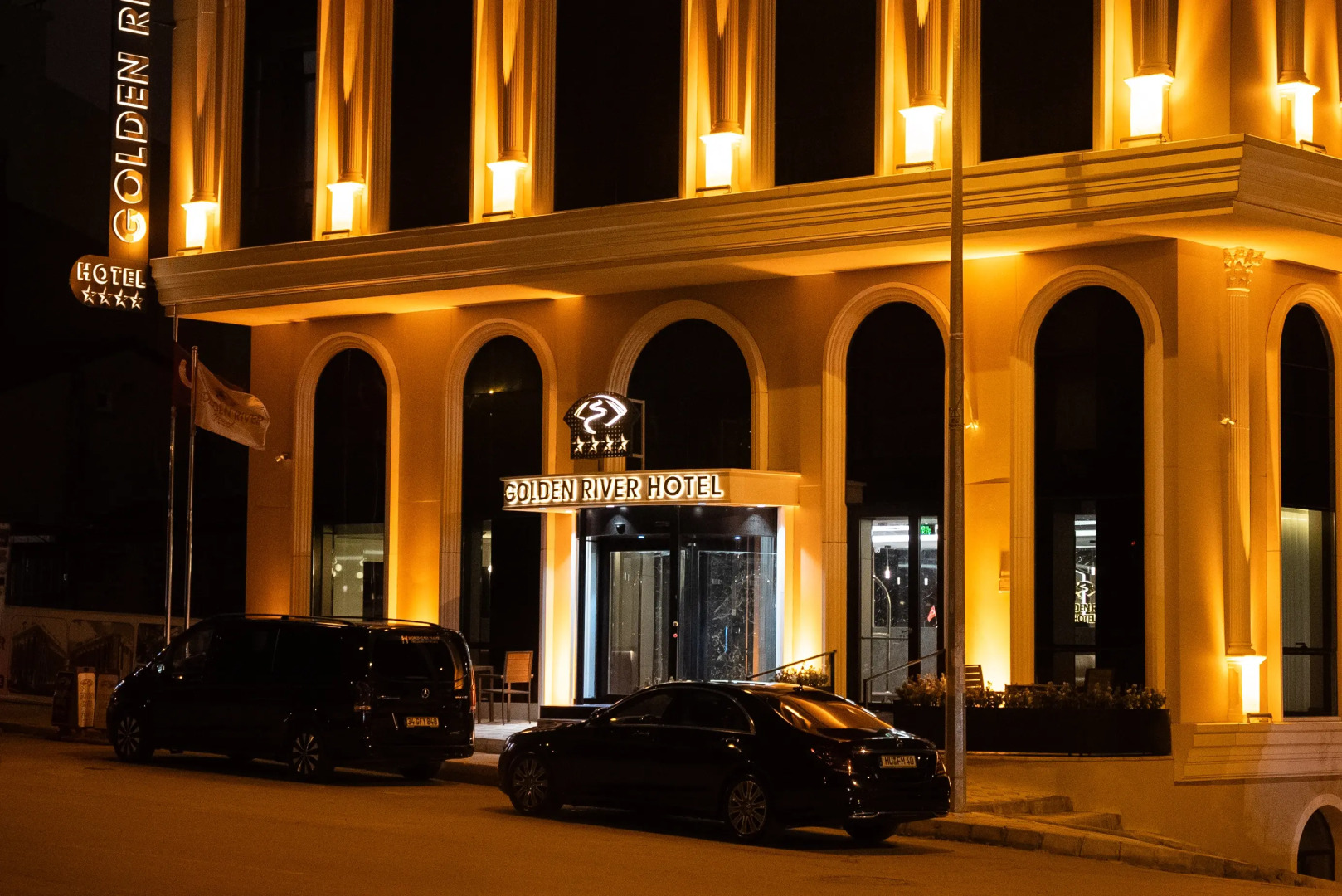 Отель Golden River By Continent Collection