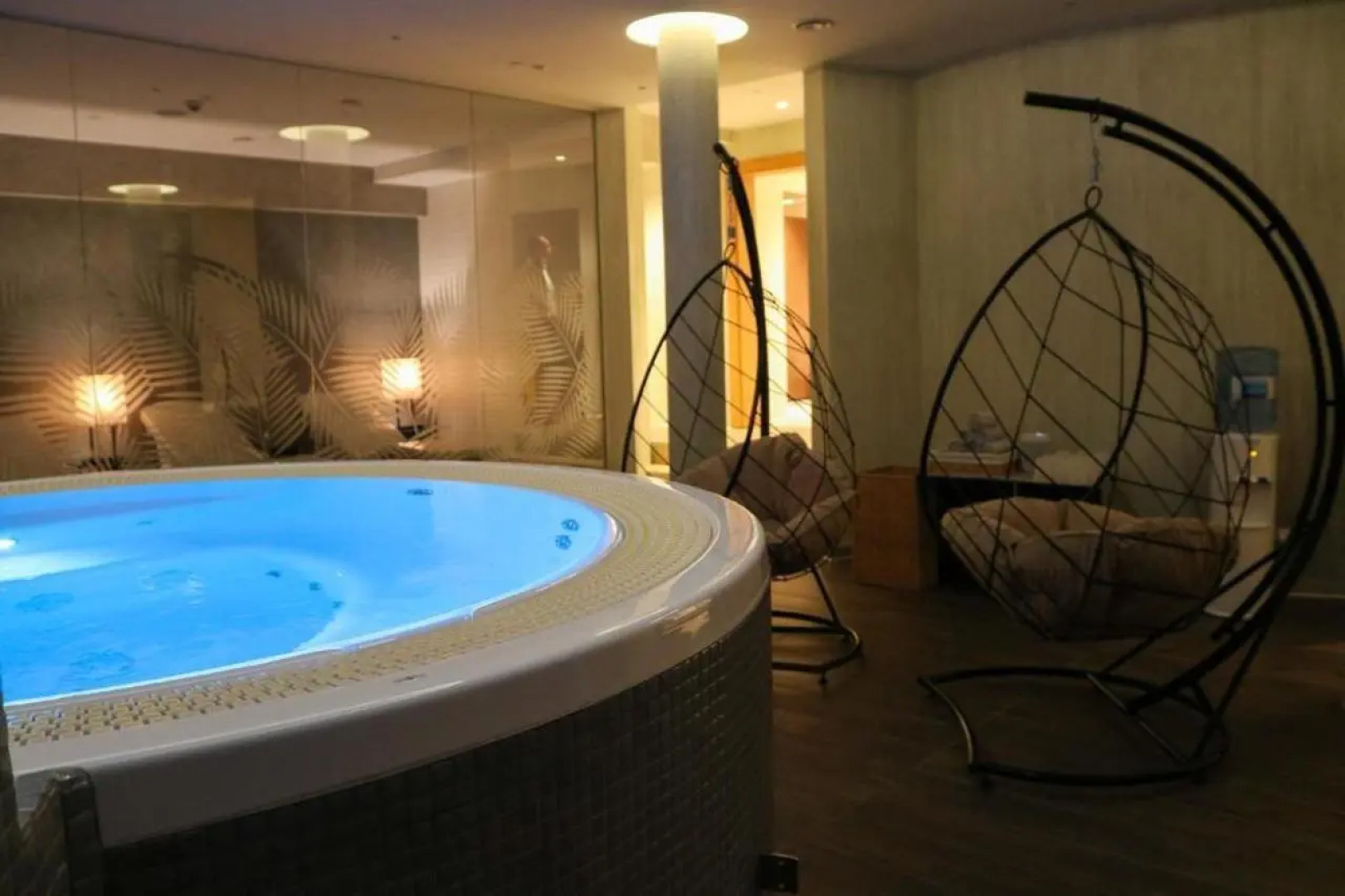 Lazure Hotel and Marina