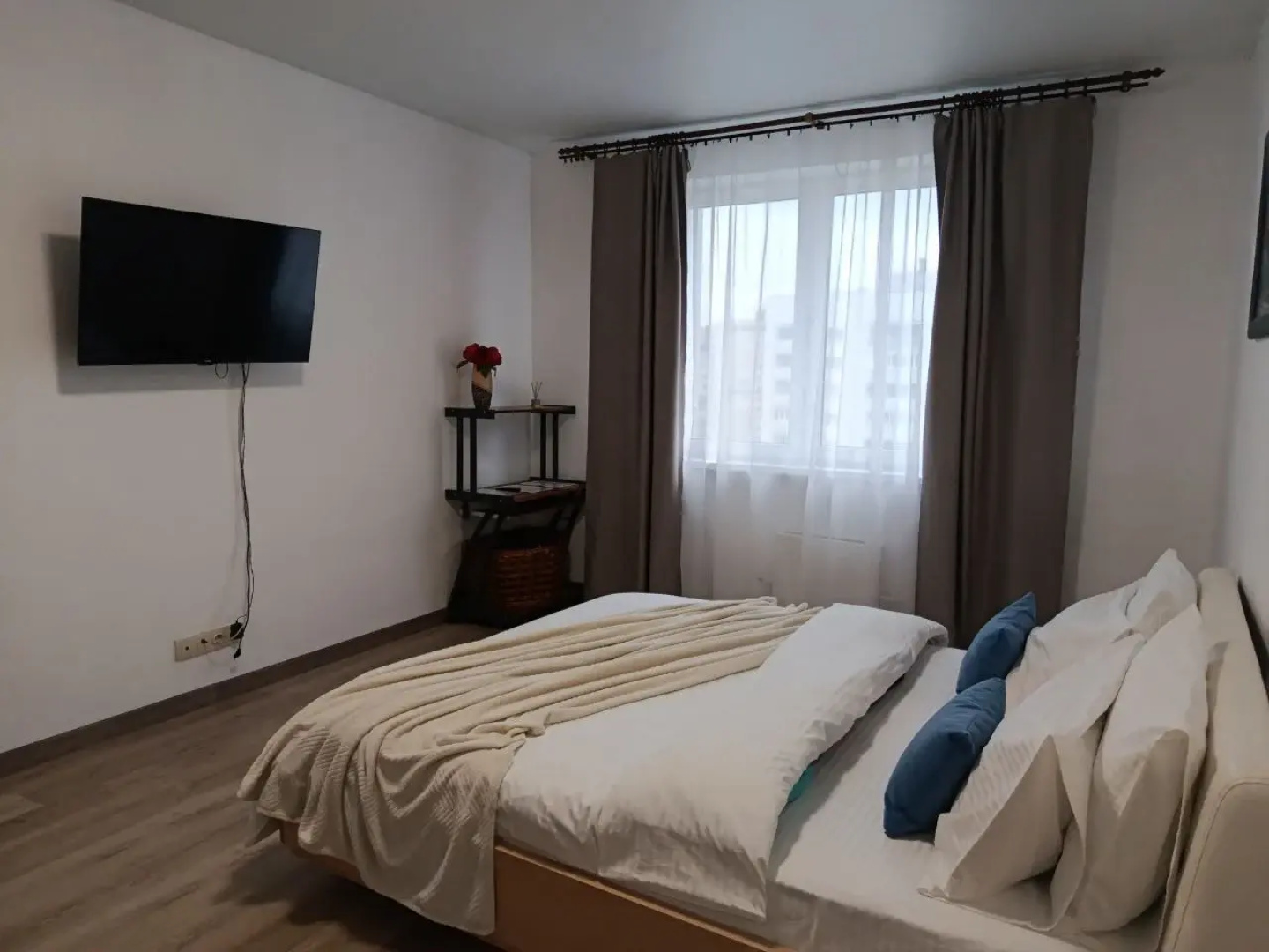 Квартира AlexHome РП Свердловский Строителей 9