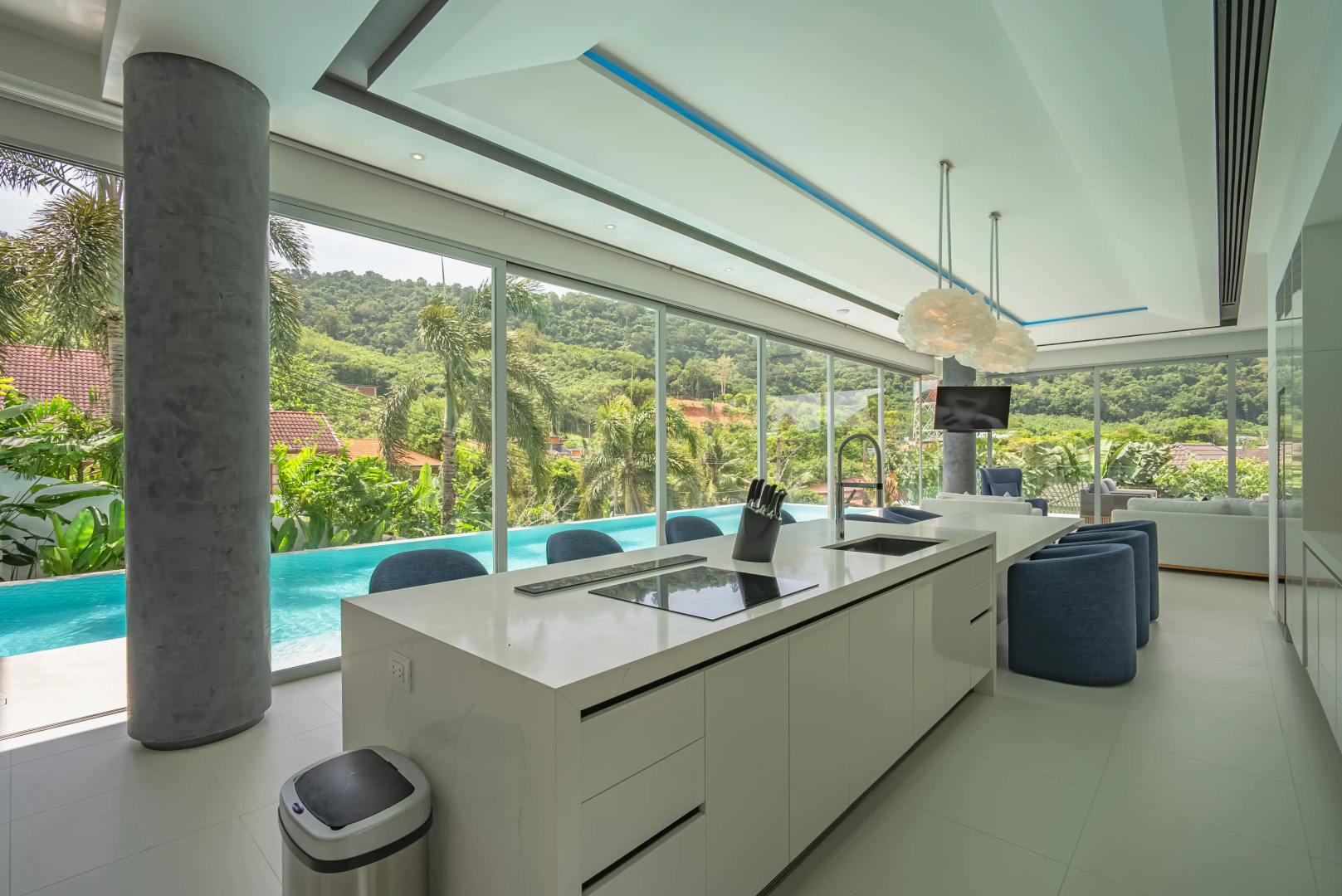 Вилла Luxury Infinity Pool Villa in Nai Harn