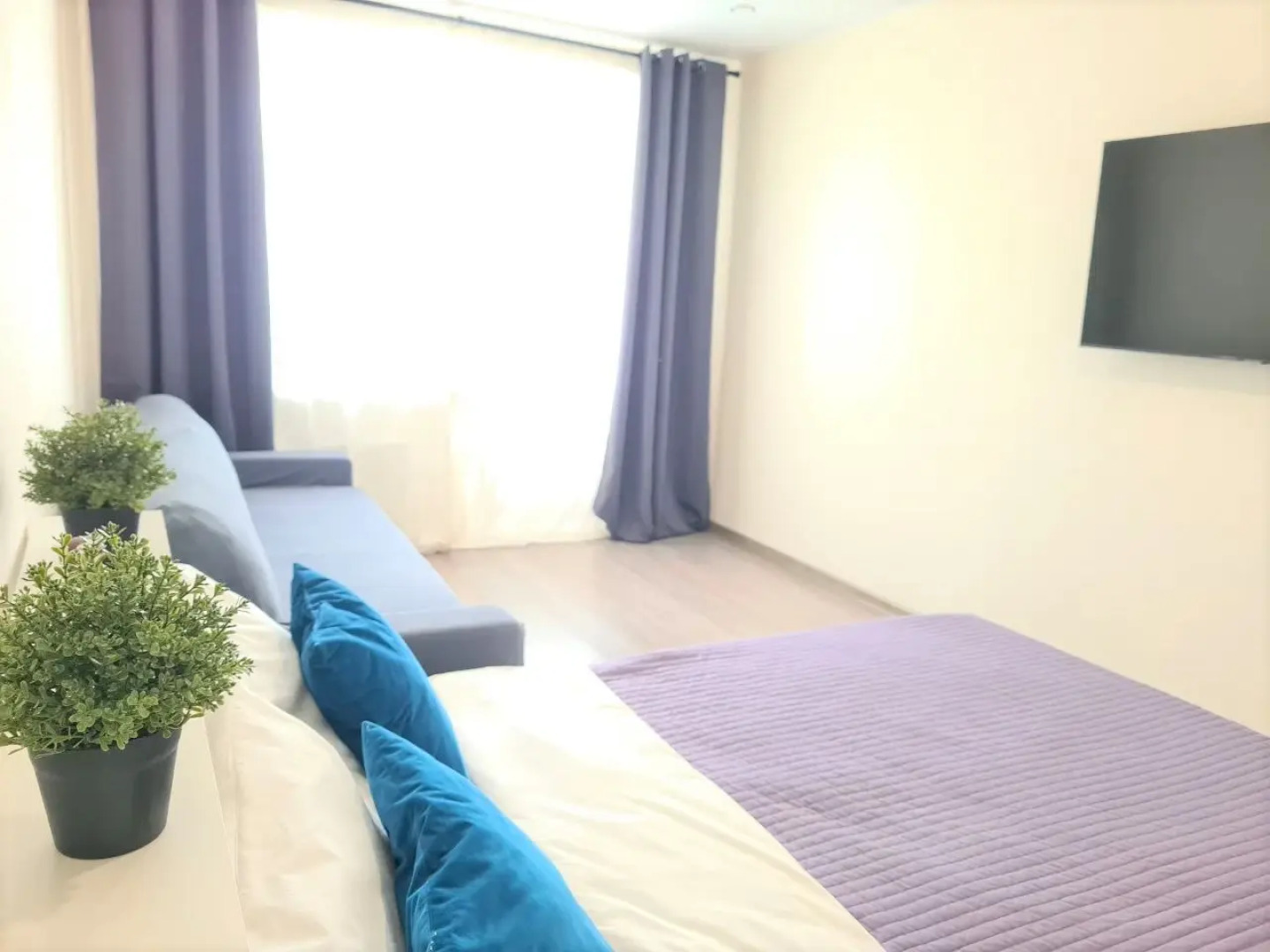 Апартаменты Runway Apartments