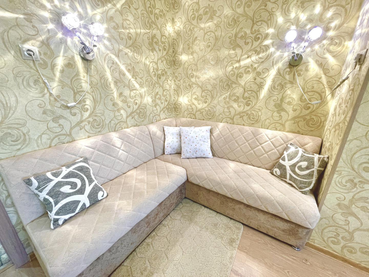 Апартаменты двухкомнатные в Центре Города на 5 этаже (рядом с набережной р. Волга) у ул. Арцыбушевская, 204