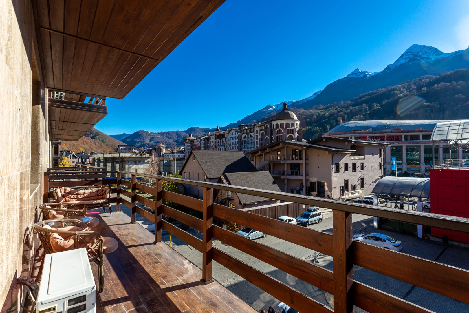 Квартира Номер в Отеле с Балконом Шикарным Видом на Горы