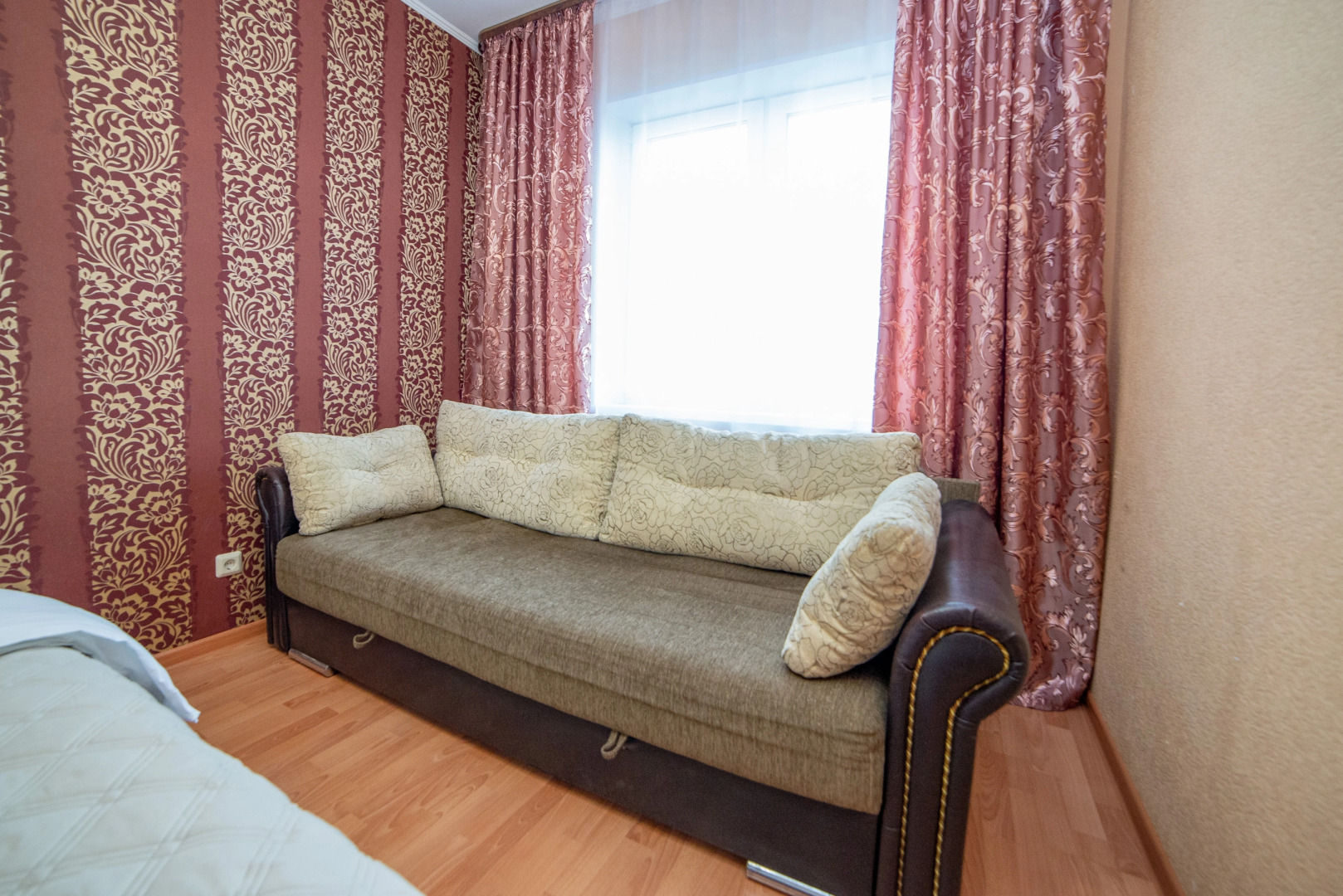 Апартаменты Бажова 68