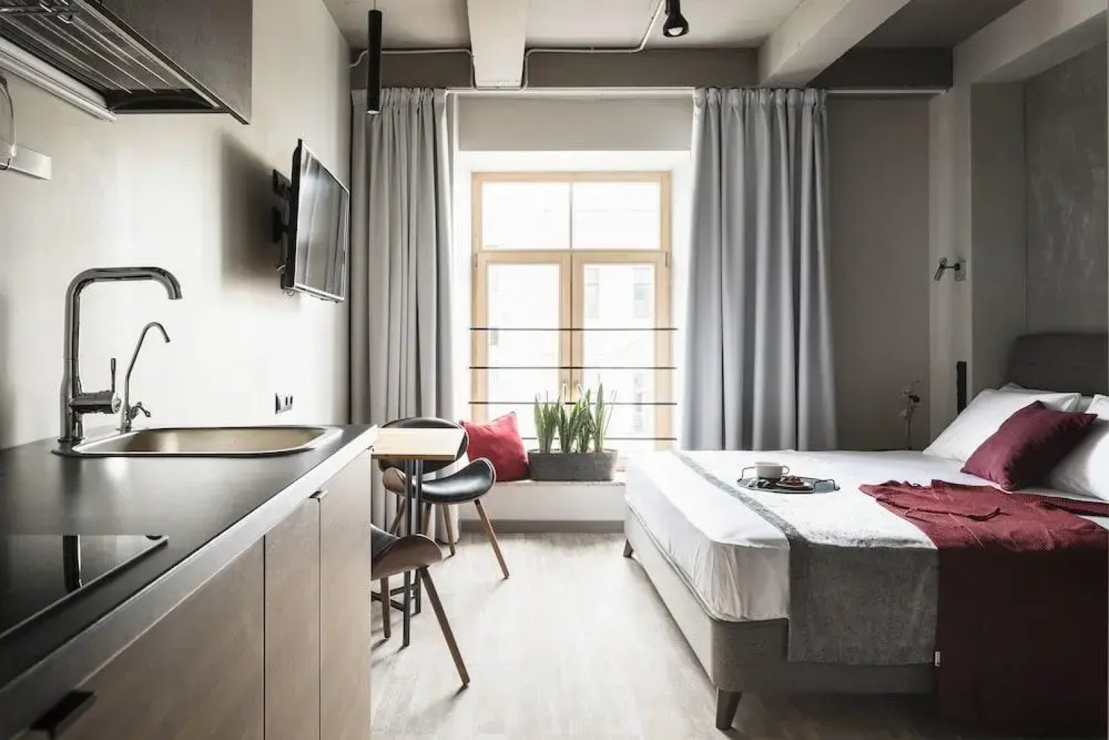 Отель The Faces Historical center