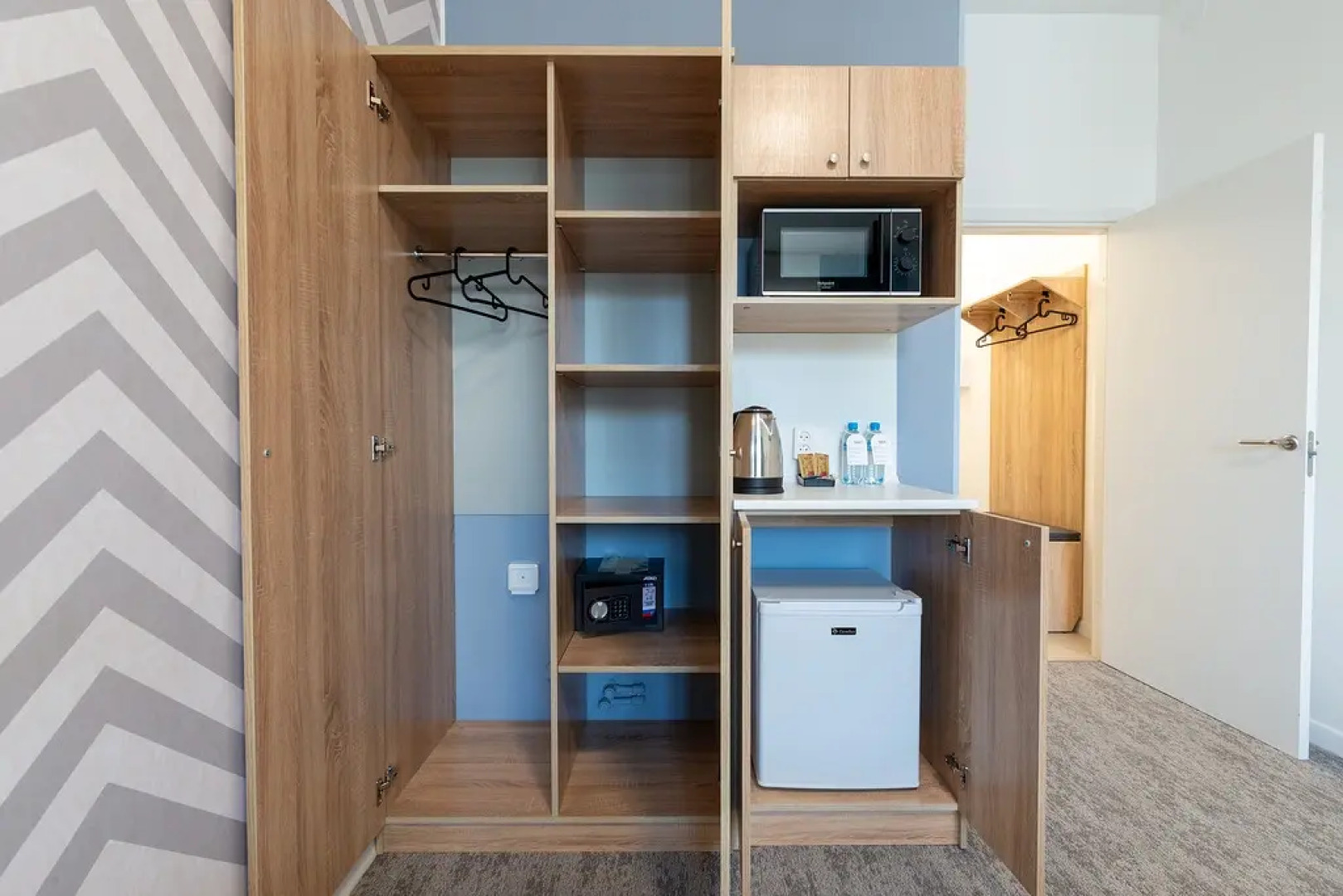 Апарт-отель Salut Rent