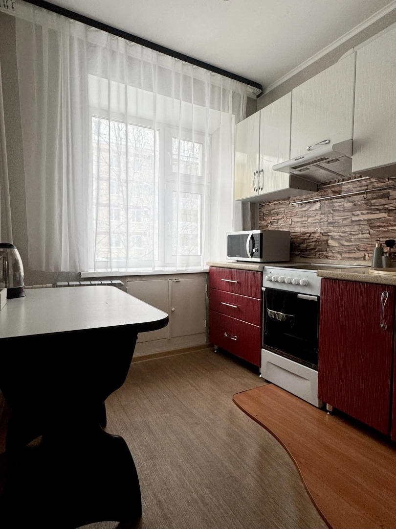 Квартира 1-й микрорайон 12