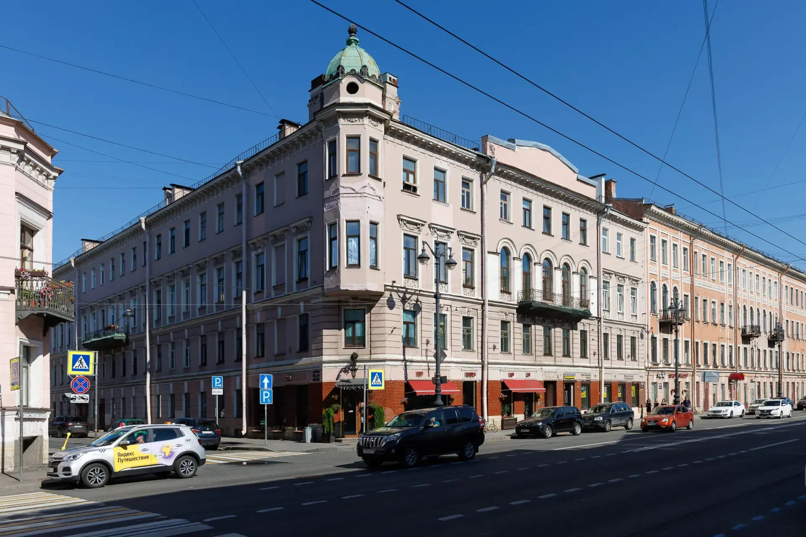 Квартира в стиле диско у Стрелки на Васильевском