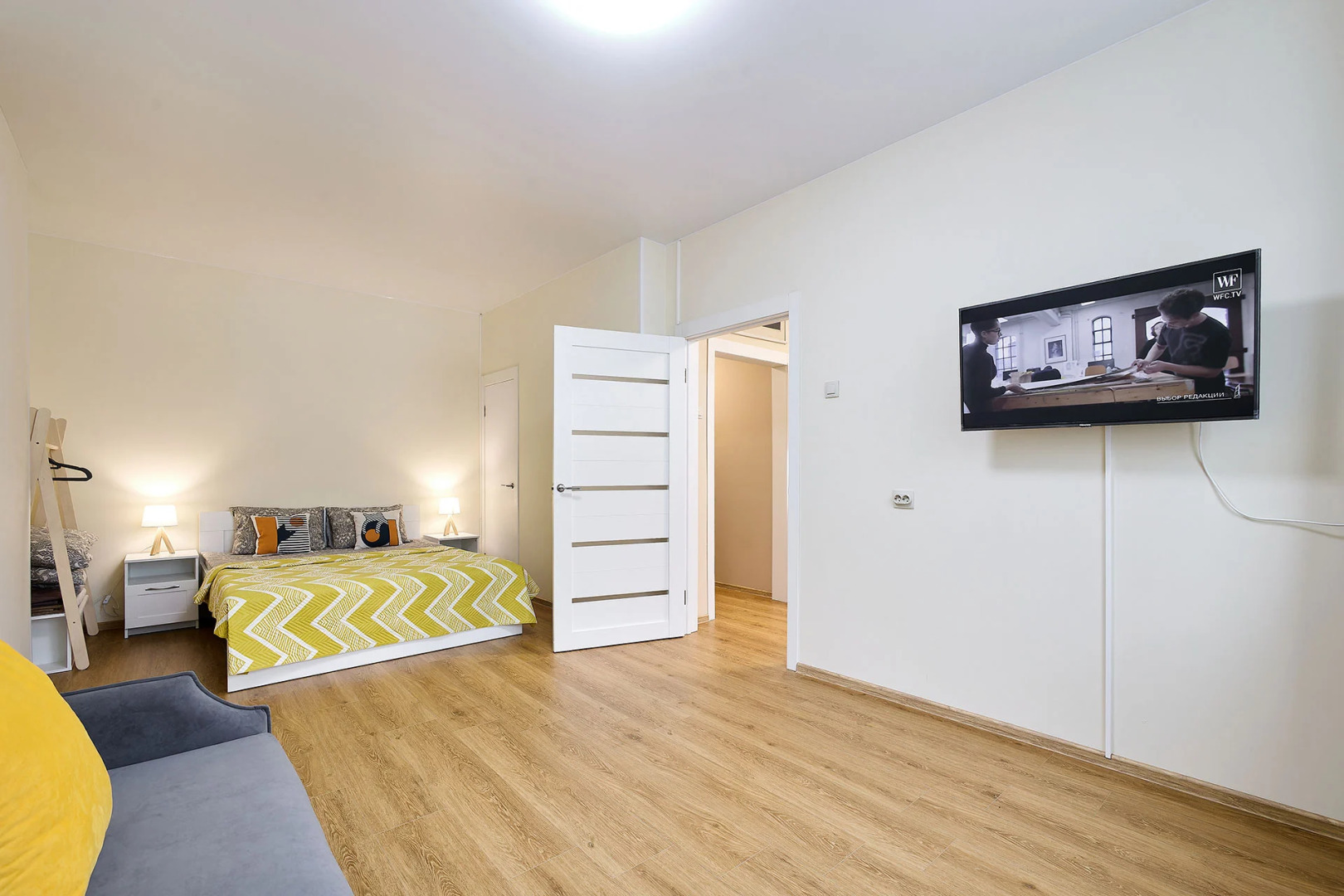 Апартаменты с видом на Неву в центре города